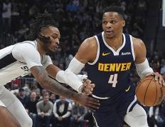 威少复出首战，鹈鹕状态火爆，冲击季后赛成为焦点！