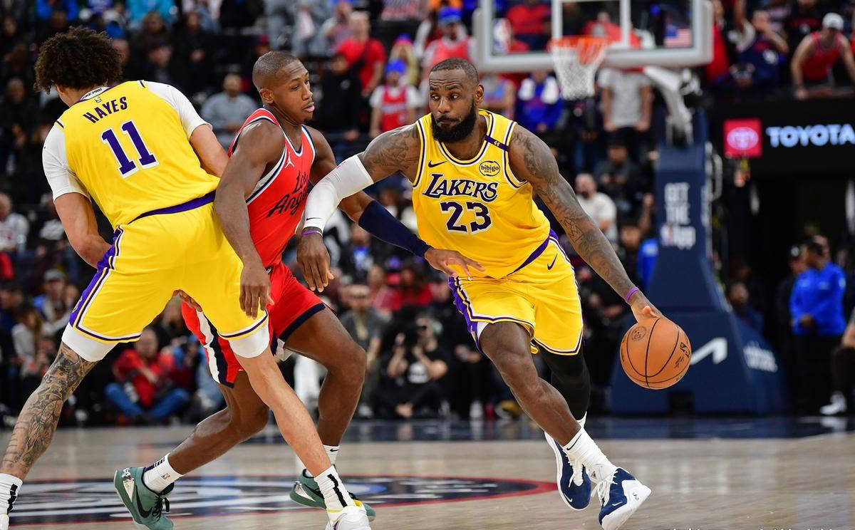 包含詹姆斯官方公布新规,东契奇引发争议,掘金球迷热议!的词条